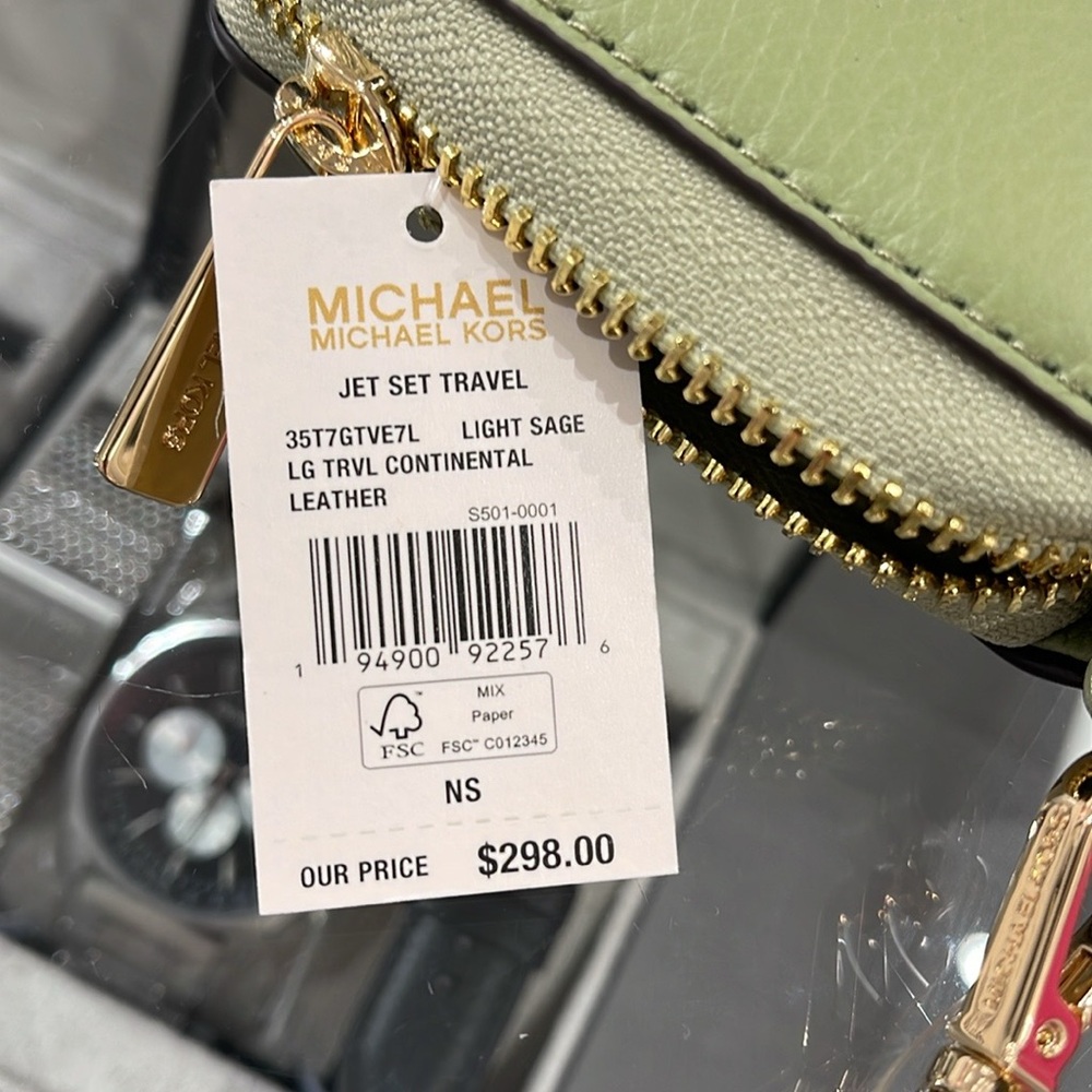 MICHAEL KORS
Leather Continental Wristlet Phone Case Wallet 
Light Sage
NWT - Picture 12 of 16